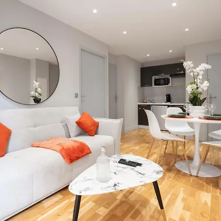 Luxueux Climatiseur Parking Prive Wifi Metro Aeroport Centre Campans Caffarelli 아파트 *